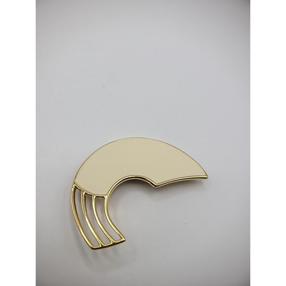 Vintage Monet Brooch Pin Beige Enamel Moon Shaped Cut Out Jewelry Costume - Picture 3 of 13